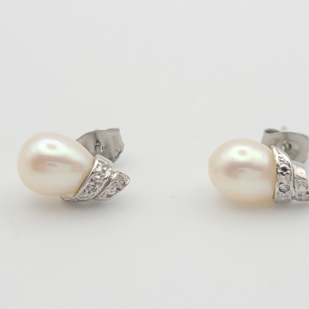 Freshwater Pearl Stud Earrings Silver CZ Accent Classic Bridal Style - Picture 2 of 8